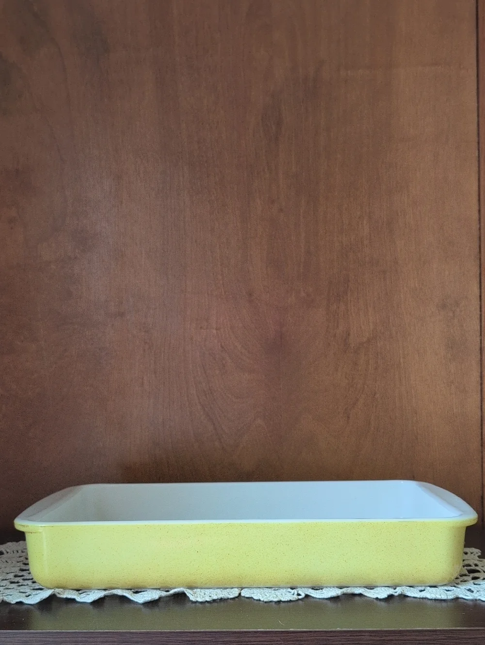 Vintage Pyrex 2 Quart Casserole Dish Yellow #232